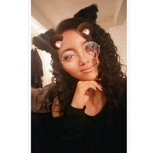 Meet your Posher, Marisa